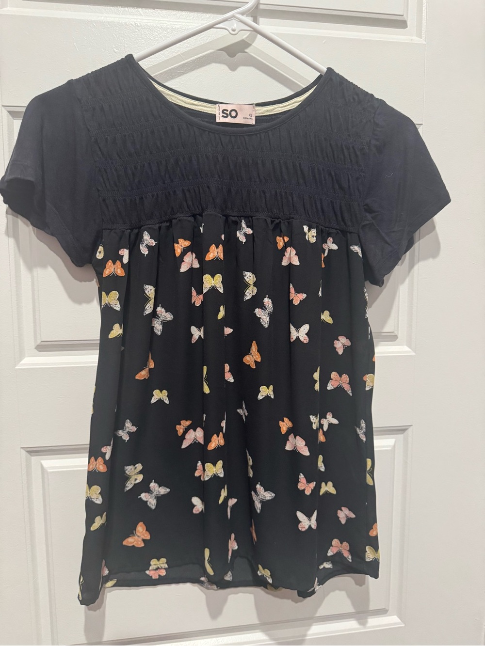 SO Black Short-Sleeve Blouse with Multicolor Butterfly Print Size XS